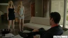 Porno cu doua blonde in care se reguleaza cu seful de la birou