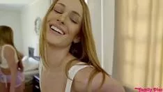 Sex de duminica cu sotia mea frumoasa care este relaxata si din plictiseala incepe sa ma atinga la pula