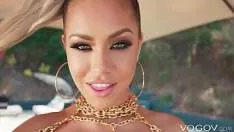 Pizda lui favorita este vecina lui blonda care suge pula si face anal perfect