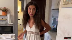 Teen brunet sexy primește pov cowgirl și misionar în întâlnire de casă