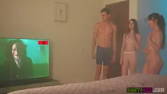 Megan Marx și Myra Moans: Dirty Threesome Game