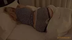 Sora adormita si penetrata in pizda pana ramane gravida